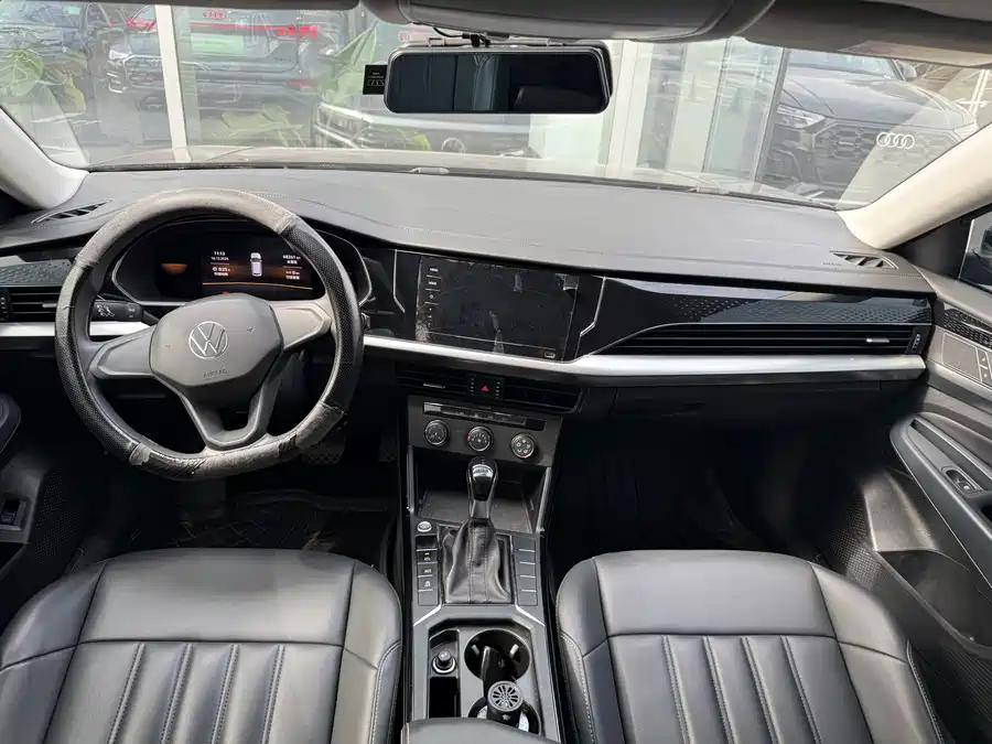 Volkswagen Passat, 2022