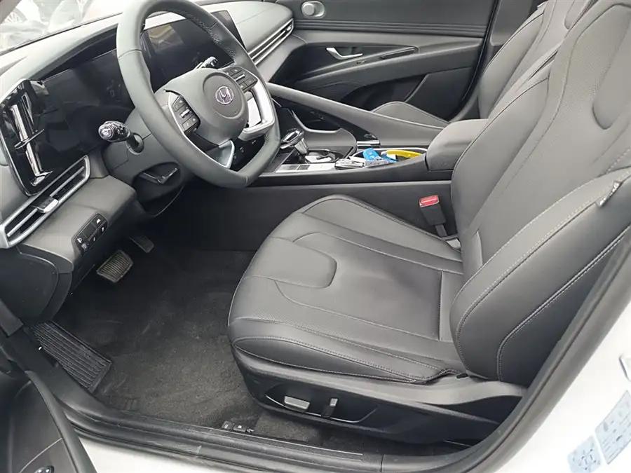 Hyundai Elantra, 2022