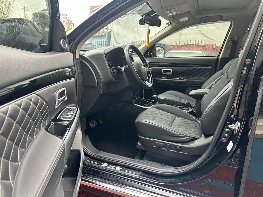 Mitsubishi Outlander, 2021