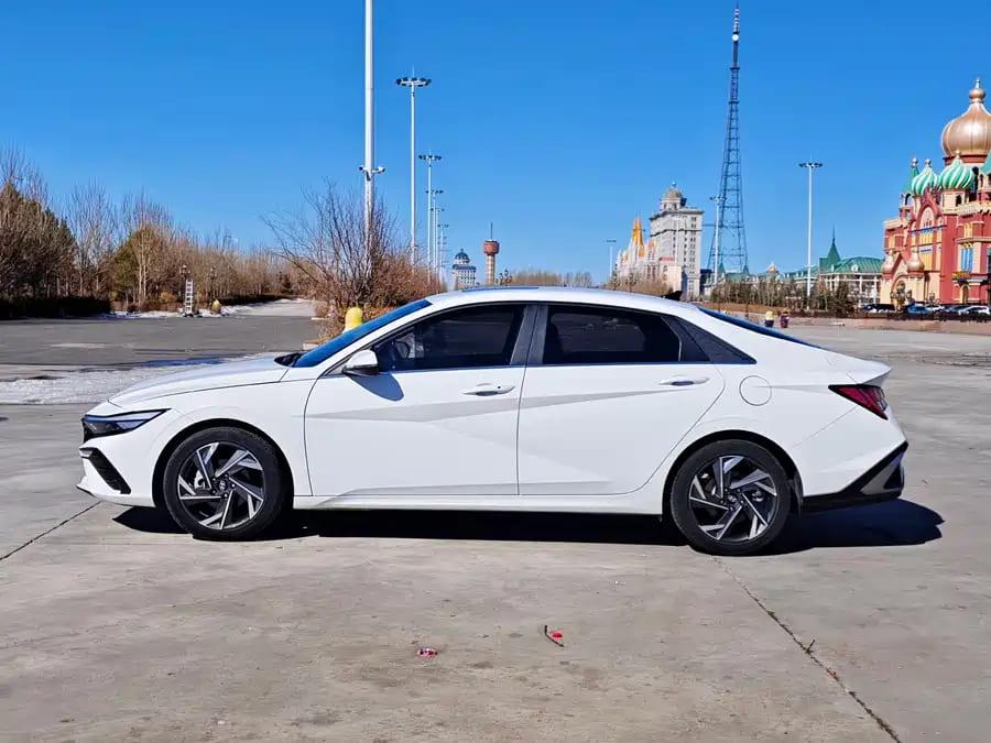 Hyundai Elantra, 2023