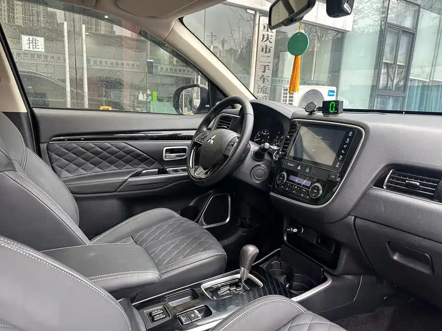 Mitsubishi Outlander, 2021