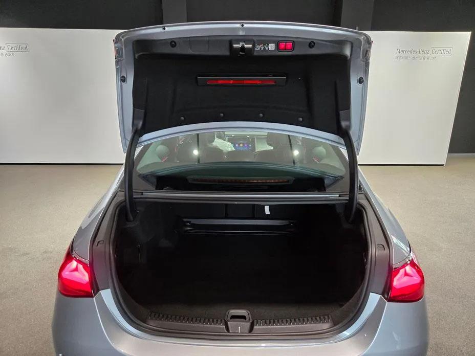 Mercedes-Benz E200, 2024