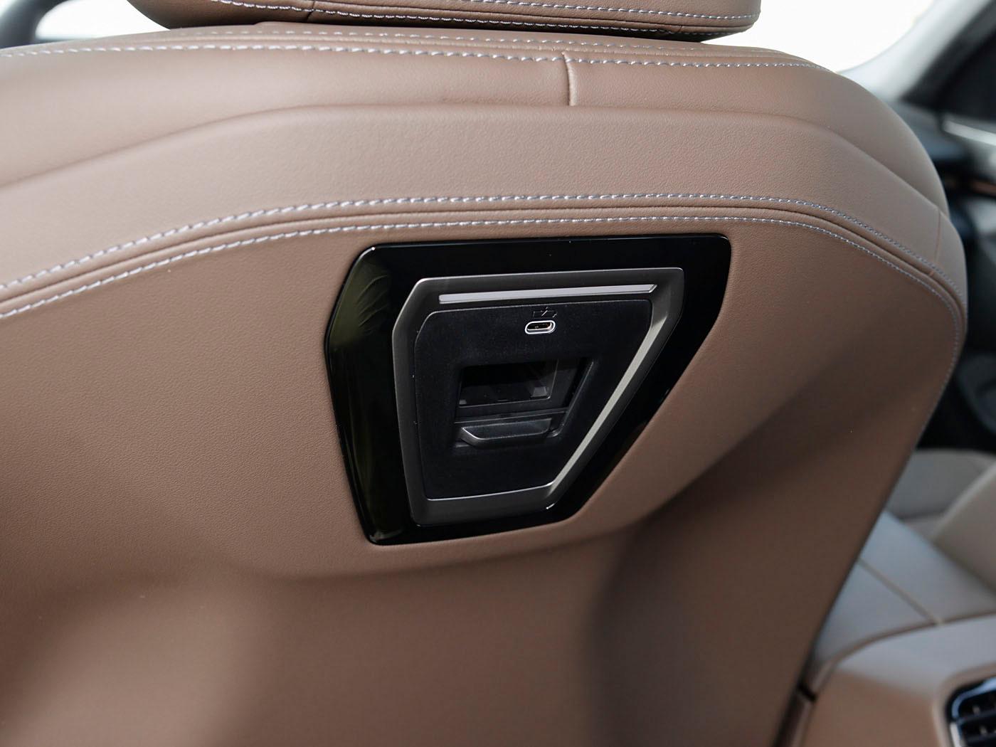 BMW 525Li, 2024