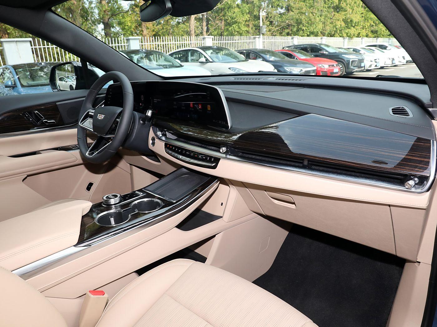 Cadillac XT5, 2025