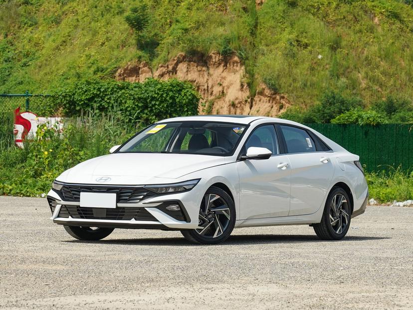 Купить Hyundai Elantra 2025 года с пробегом бу
