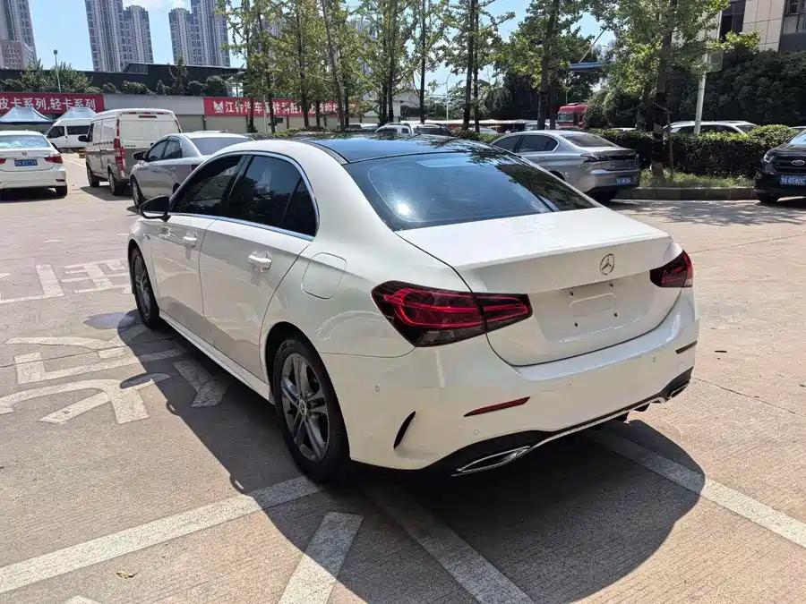Mercedes-Benz A180L, 2021