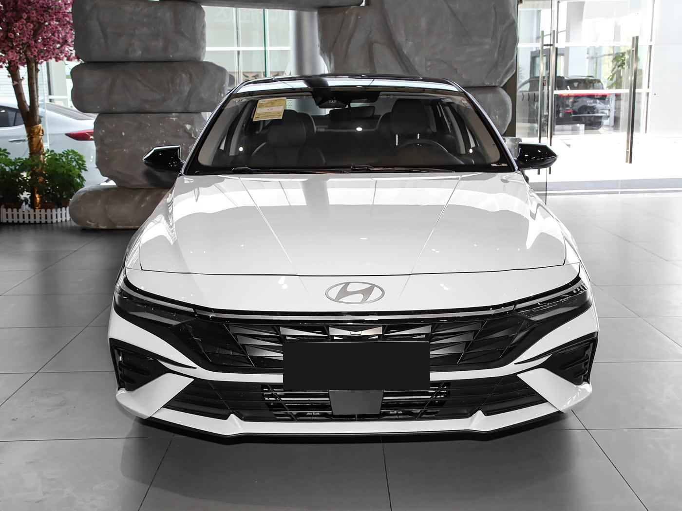 Hyundai Elantra, 2026