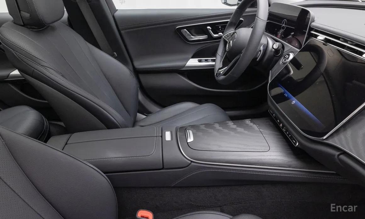 Mercedes-Benz E200, 2025