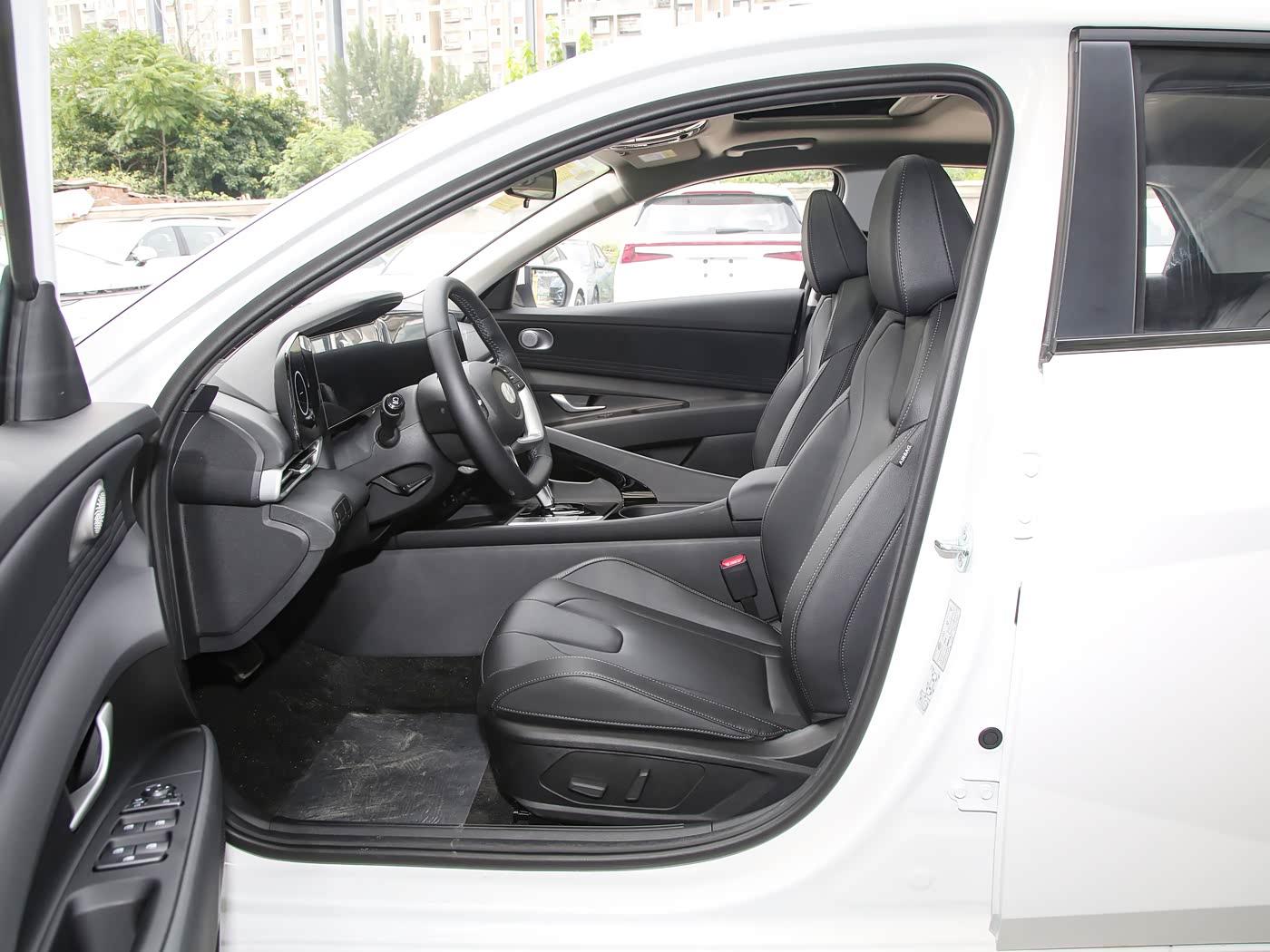 Hyundai Elantra, 2026