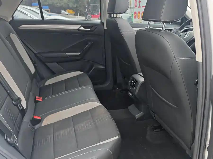 Volkswagen T-Roc, 2022