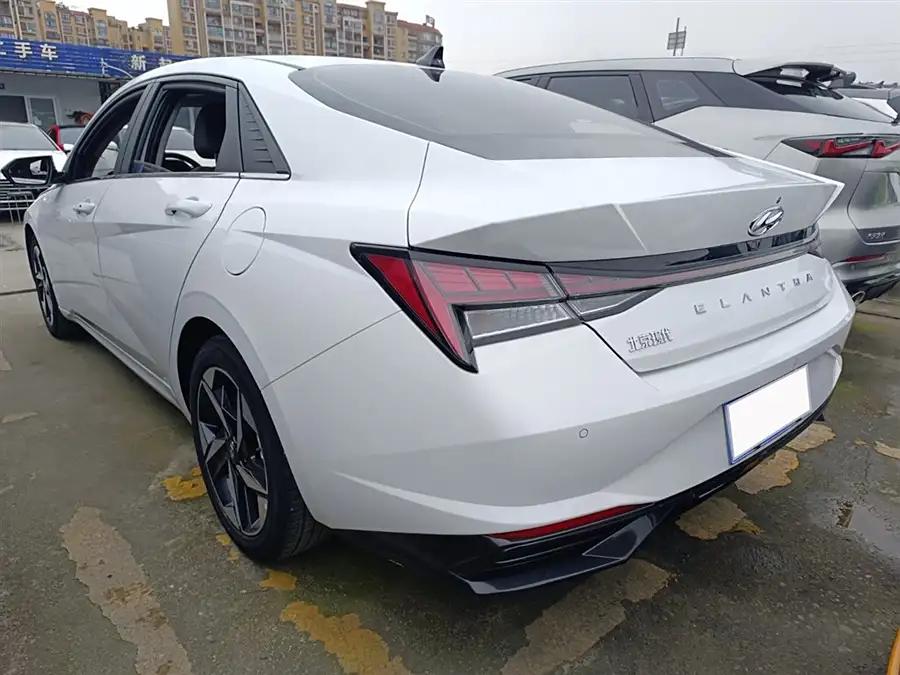 Hyundai Elantra, 2022