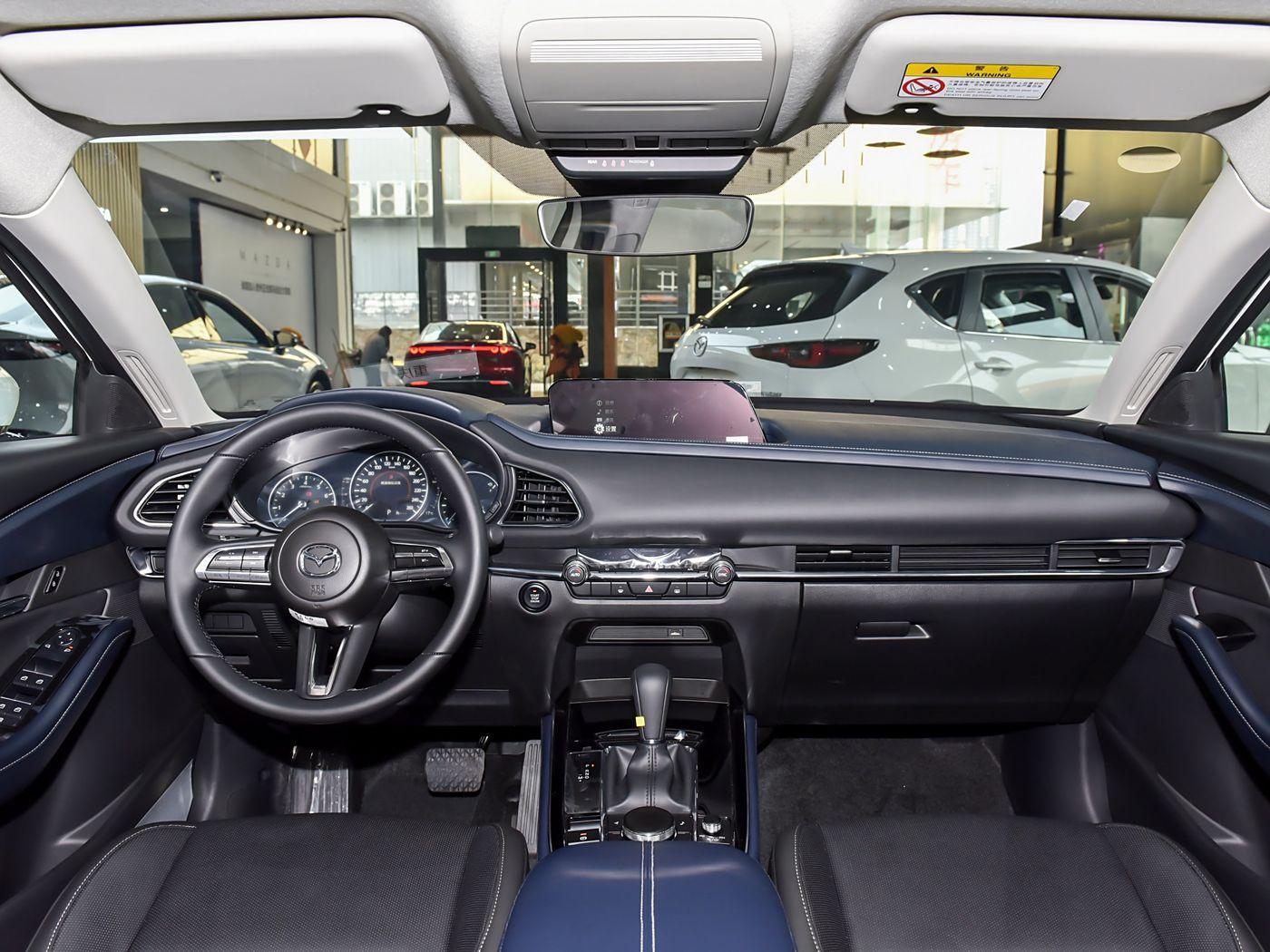 Mazda CX-30, 2025