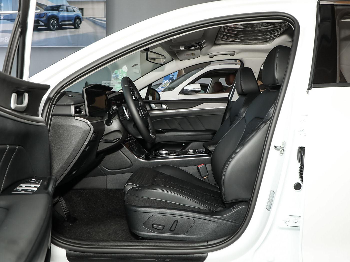 Kia K5, 2025