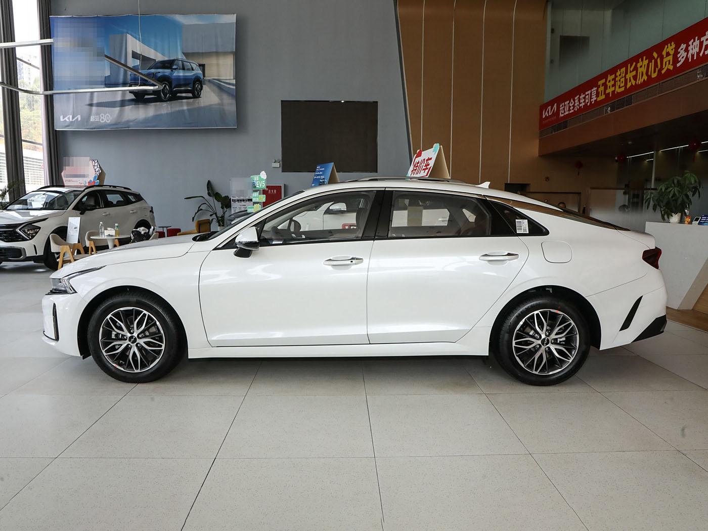 Kia K5, 2025