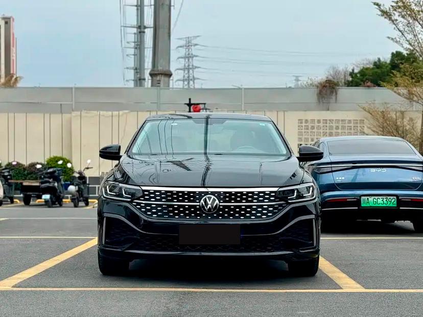 Купить Volkswagen Lavida 2023 года с пробегом бу