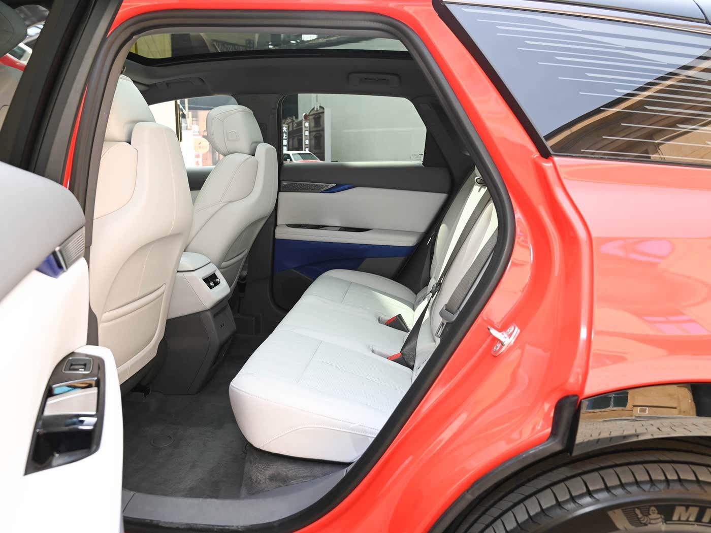 Cadillac Optiq, 2025