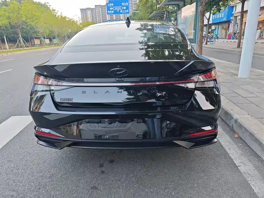 Hyundai Elantra, 2022