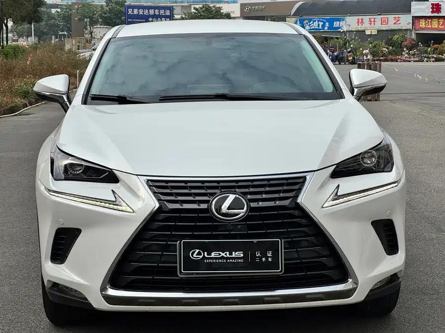 Lexus NX200, 2021