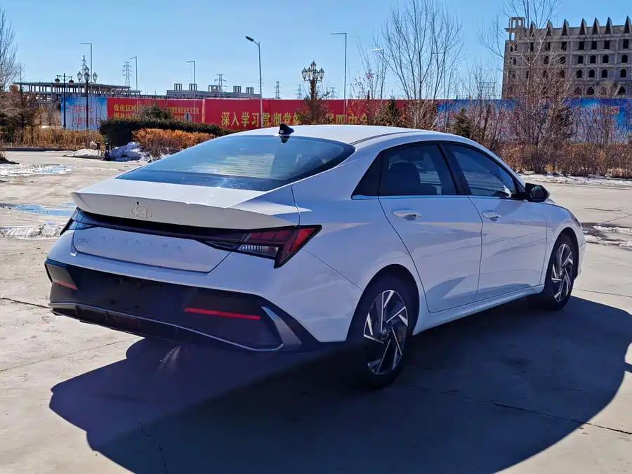 Hyundai Elantra, 2023