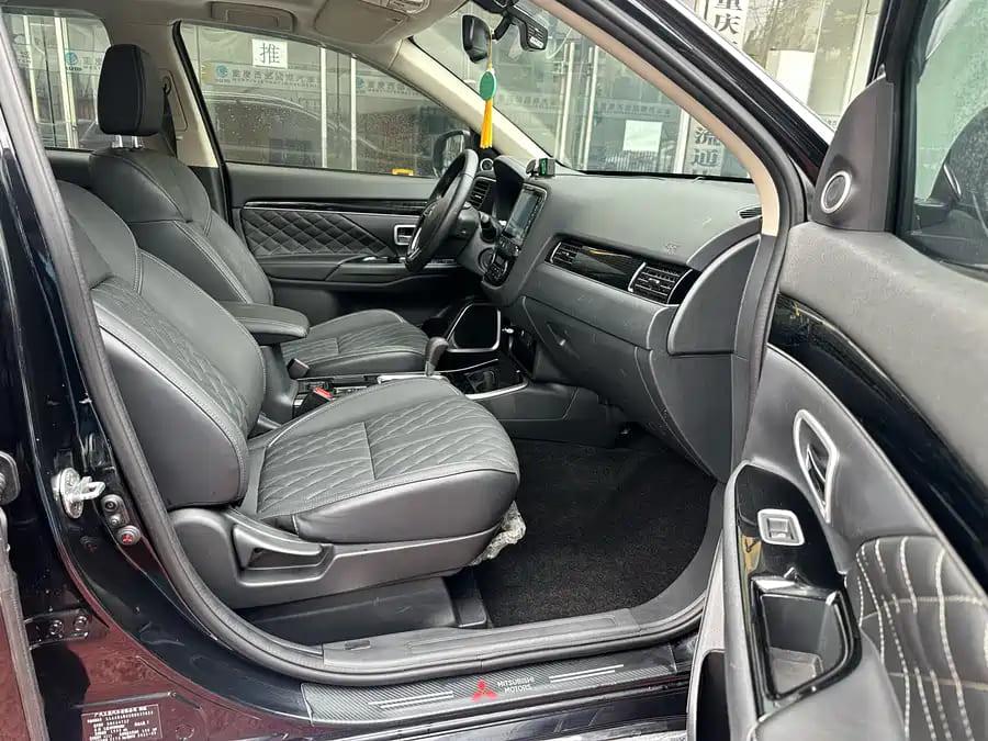 Mitsubishi Outlander, 2021