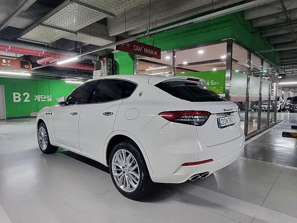 Maserati Levante, 2022