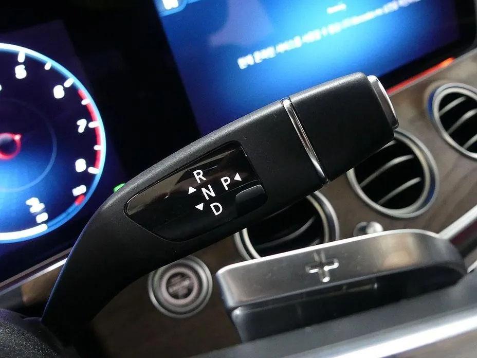Mercedes-Benz E250, 2022