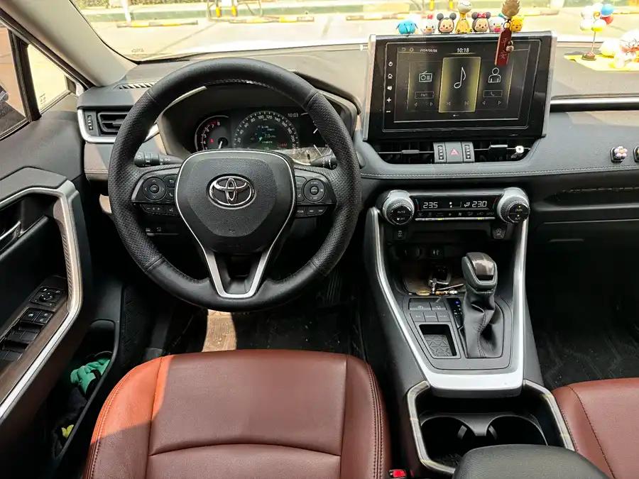 Toyota RAV4, 2021