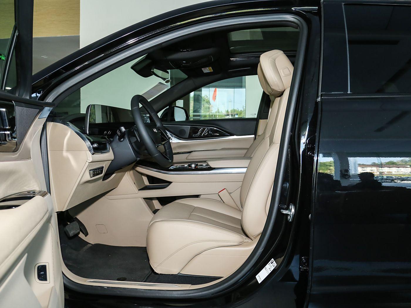 Cadillac XT5, 2025