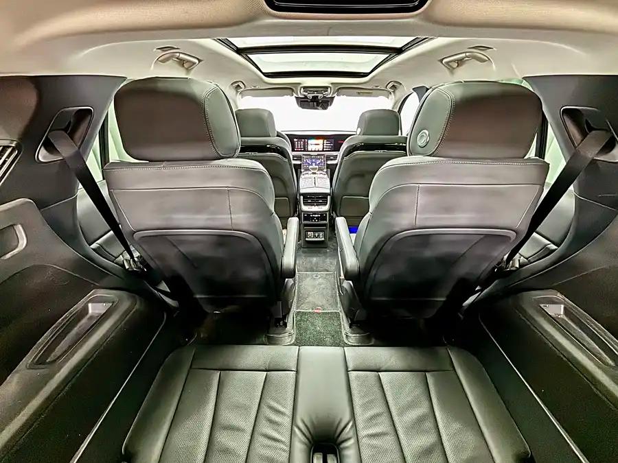 Hongqi E-HS9, 2023