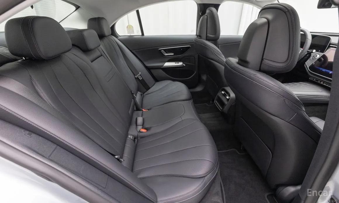 Mercedes-Benz E200, 2025