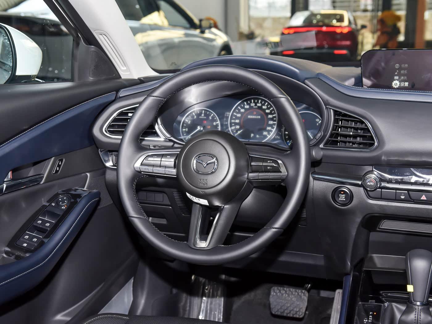 Mazda CX-30, 2025