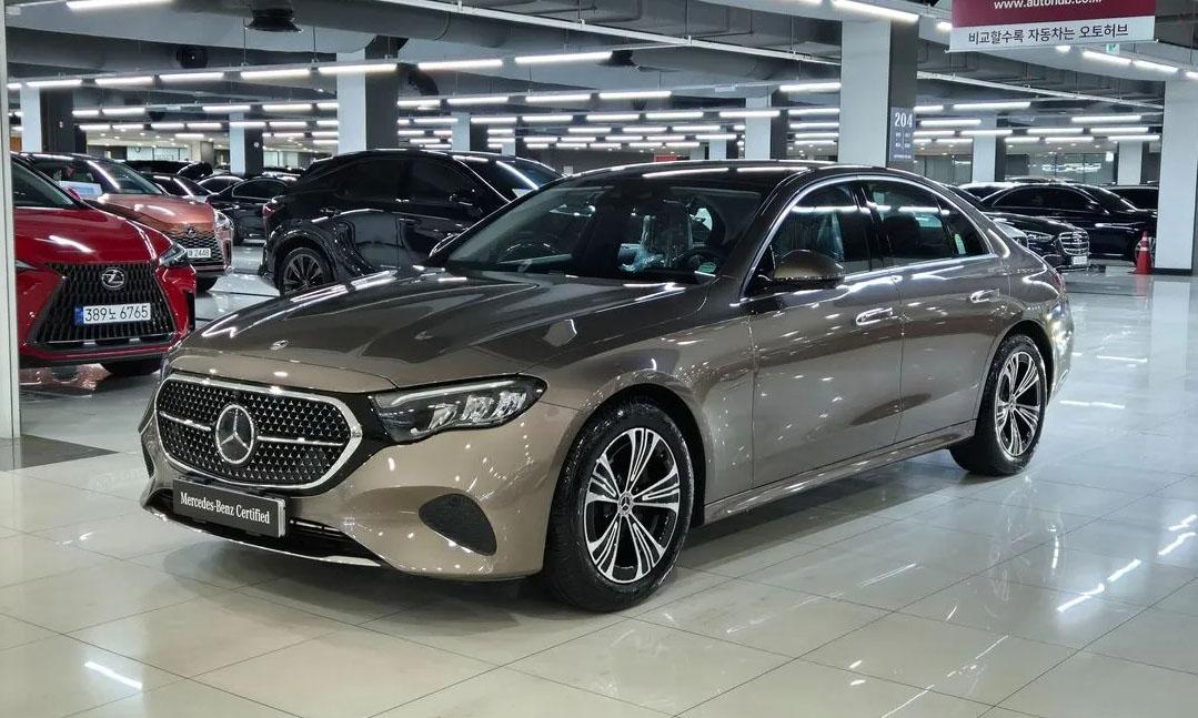 Mercedes-Benz E200, 2024
