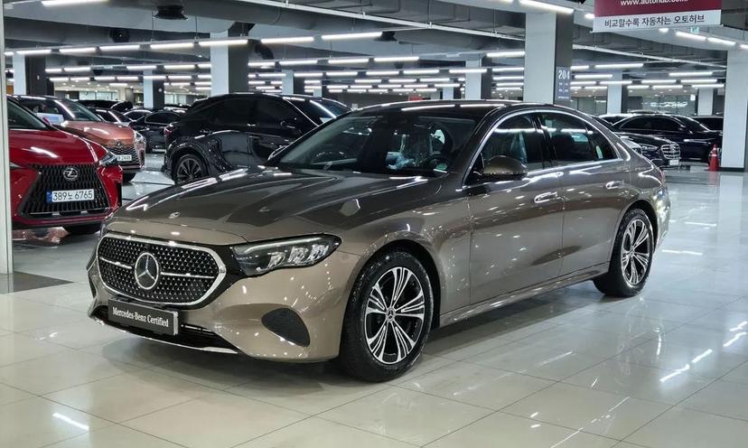 Купить Mercedes-Benz E200 2024 года с пробегом бу