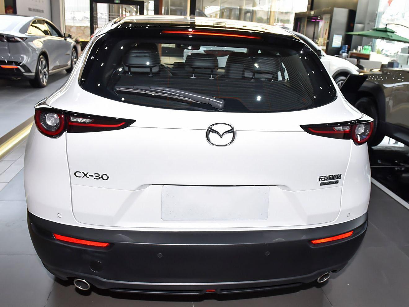 Mazda CX-30, 2025