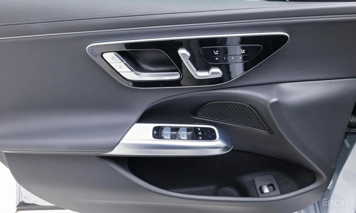 Mercedes-Benz E200, 2025