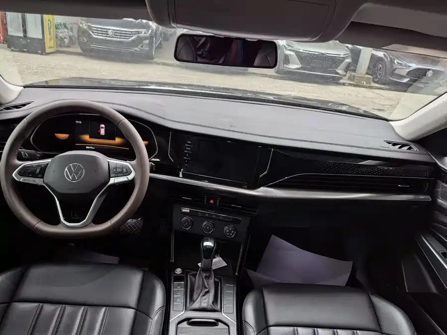 Volkswagen Passat, 2022