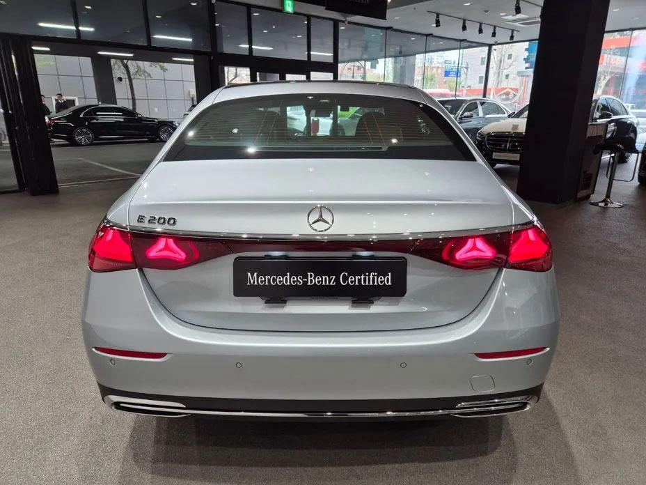 Mercedes-Benz E200, 2024