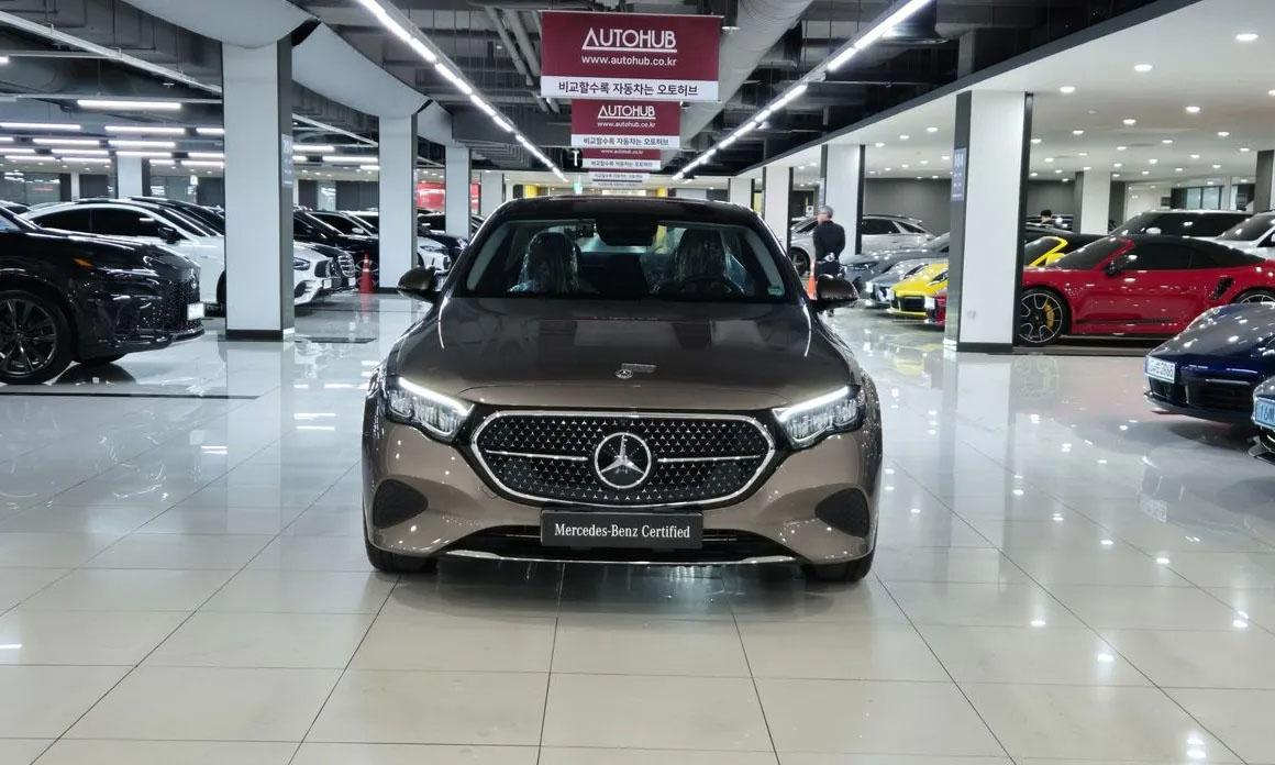 Mercedes-Benz E200, 2024