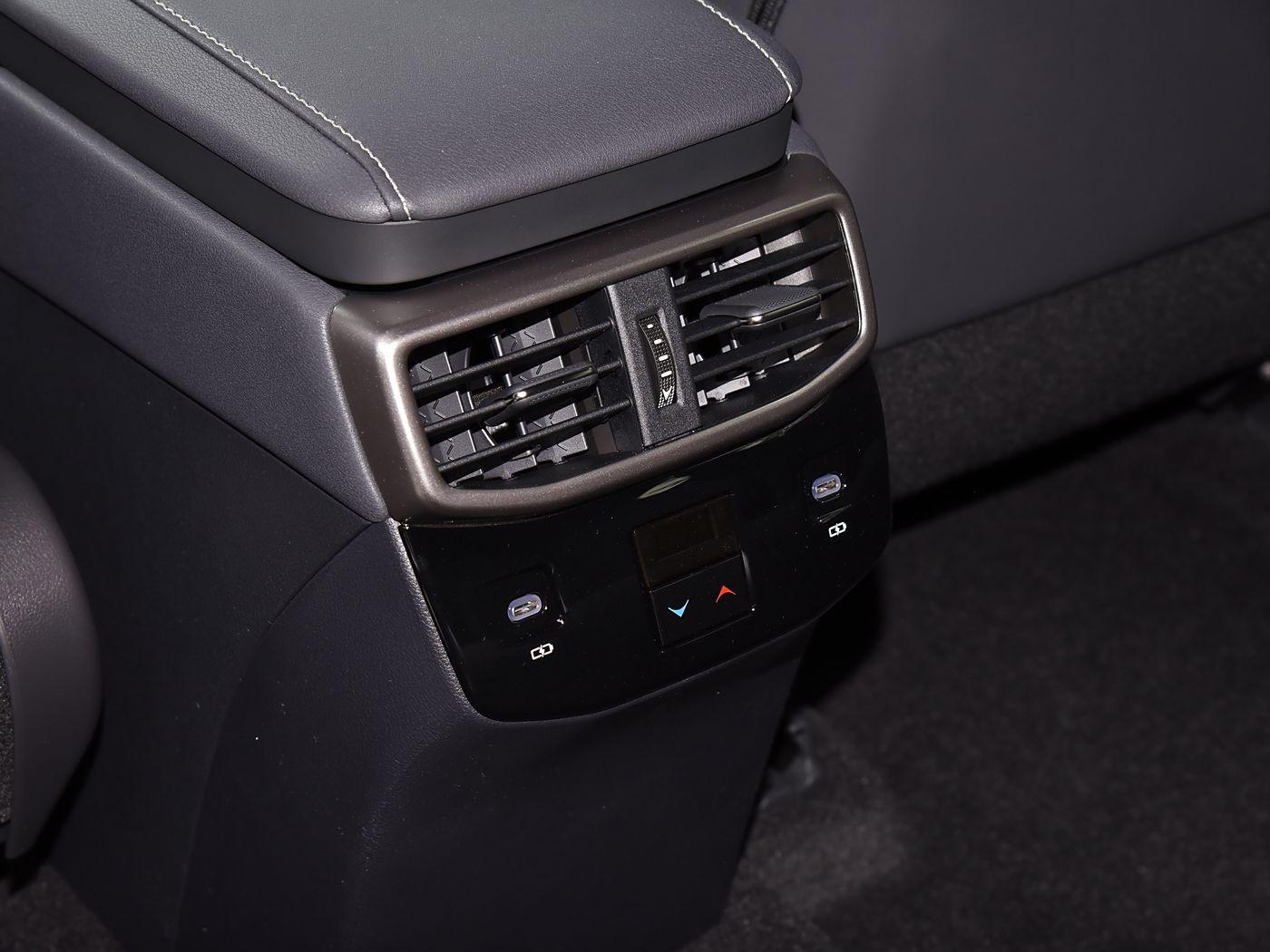 Lexus RX300, 2025