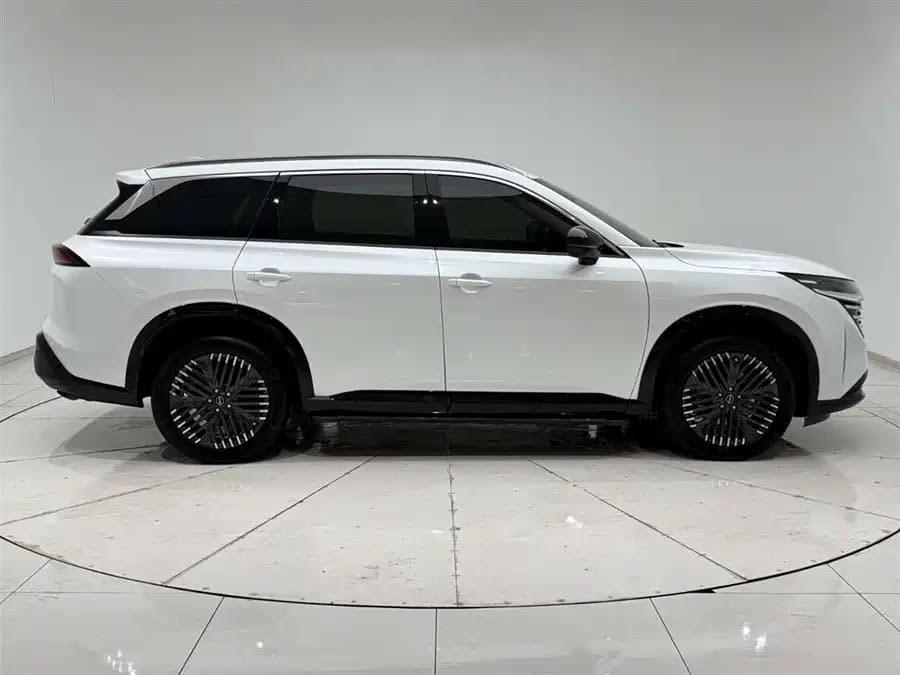 Nissan Pathfinder, 2025