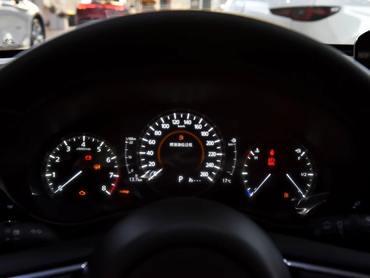 Mazda CX-30, 2025
