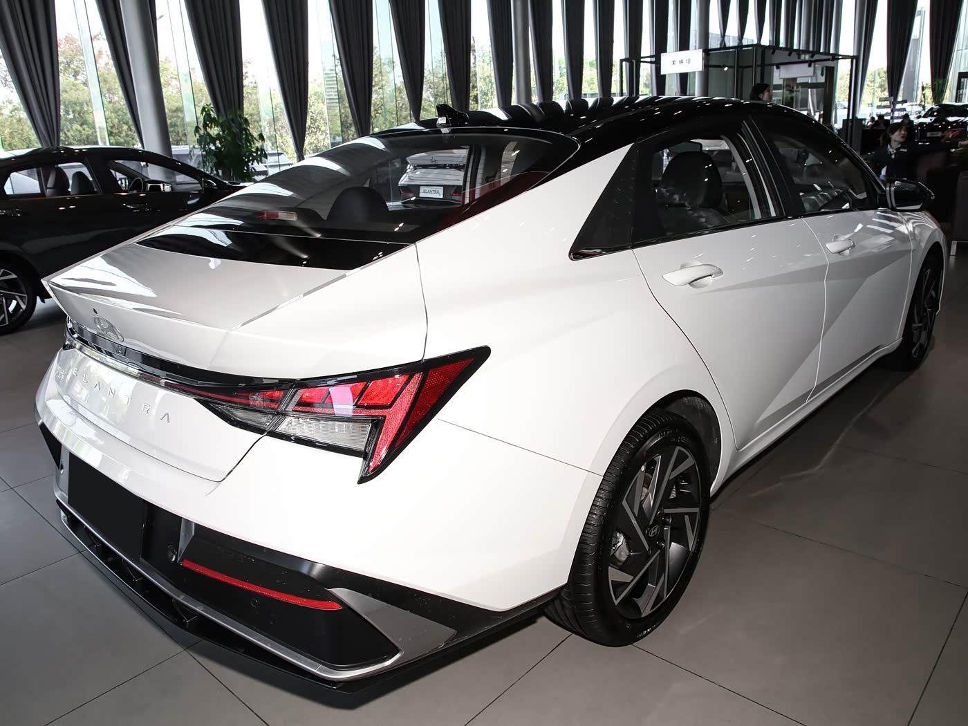 Hyundai Elantra, 2026