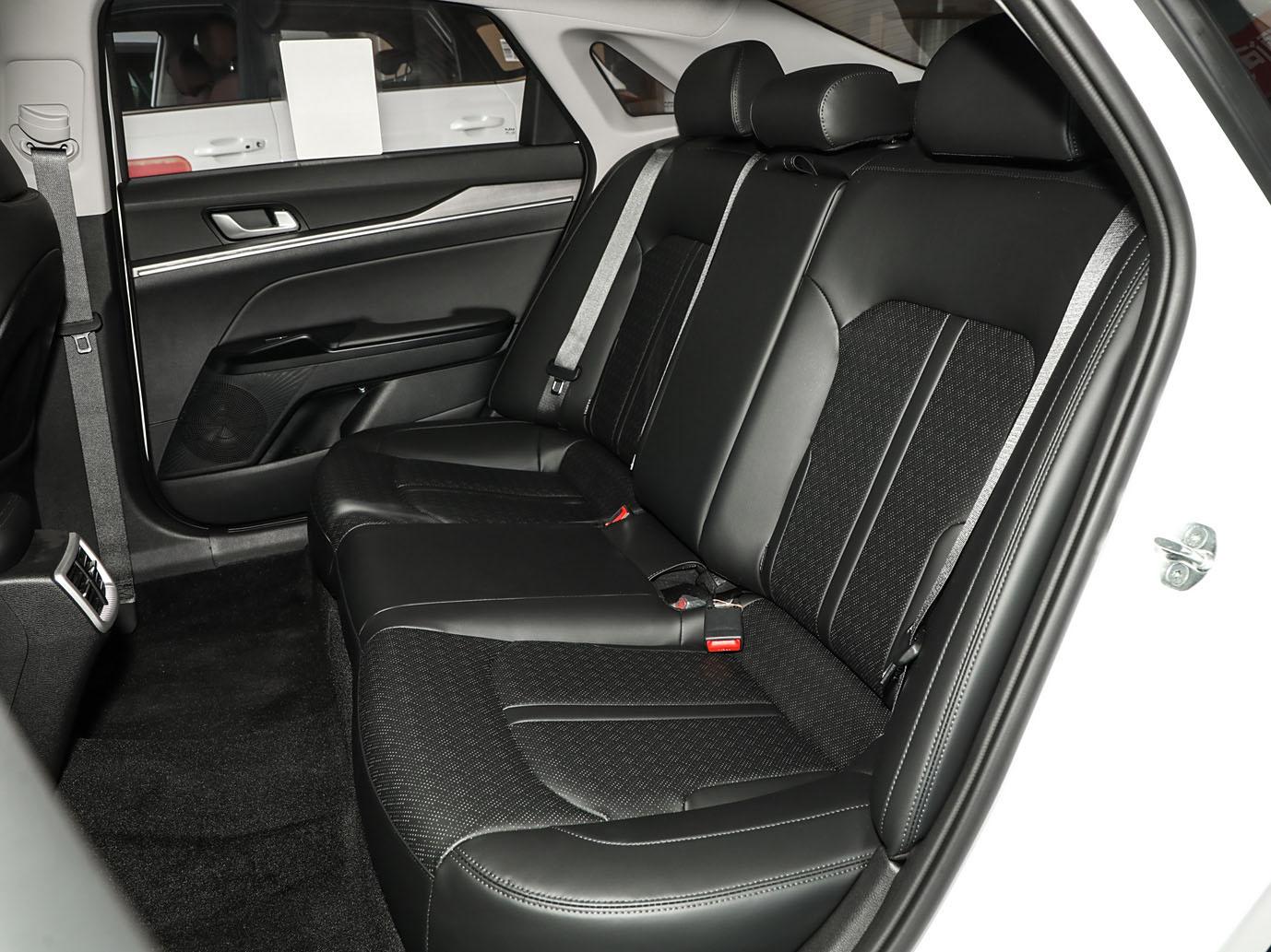 Kia K5, 2025