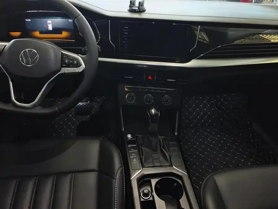 Volkswagen Passat, 2022