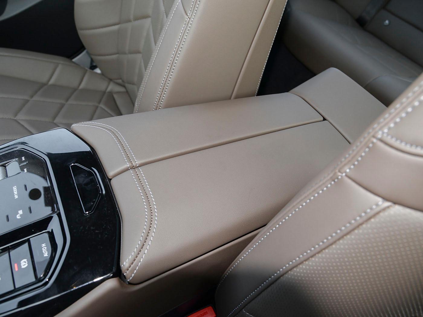 BMW 525Li, 2024