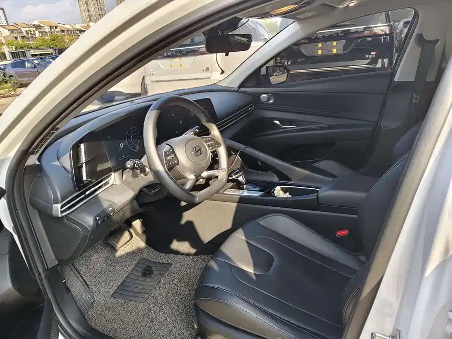 Hyundai Elantra, 2023