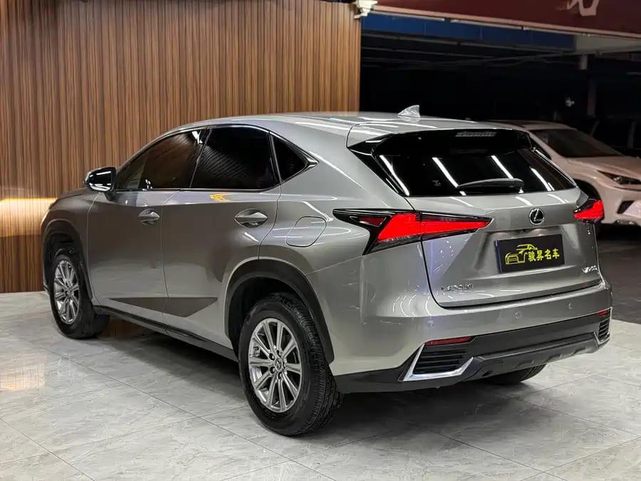 Lexus NX200, 2021