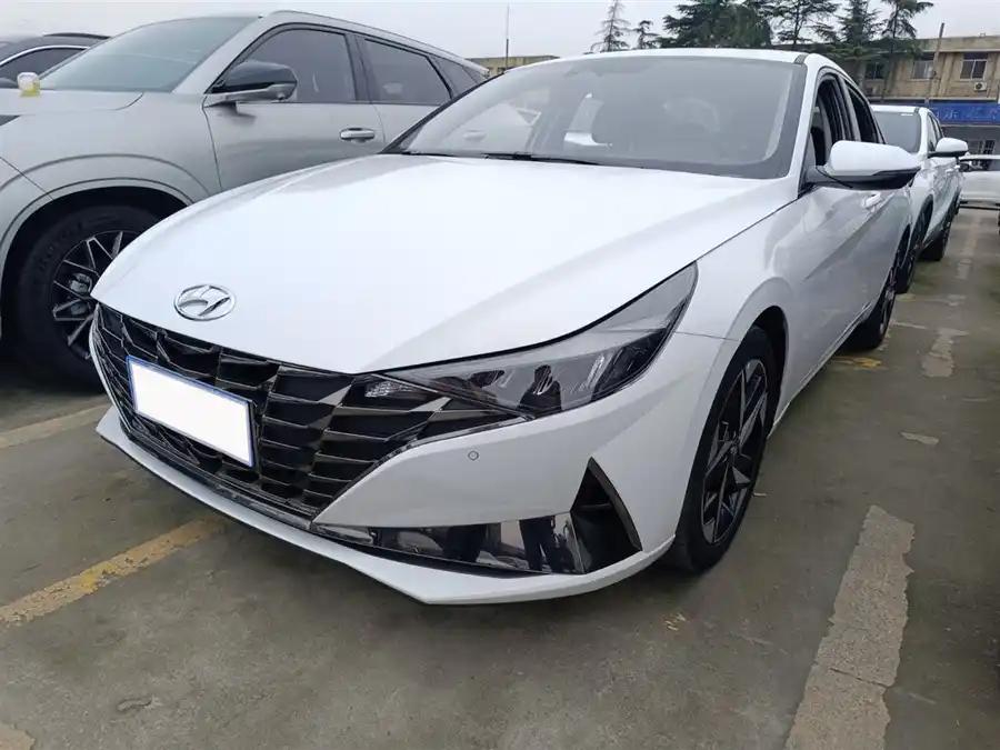 Hyundai Elantra, 2022