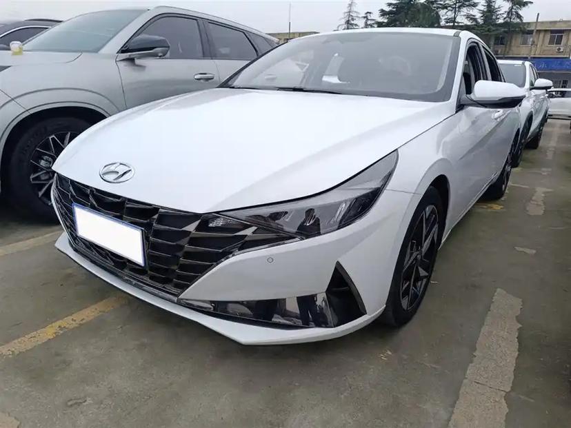 Купить Hyundai Elantra 2022 года с пробегом новый