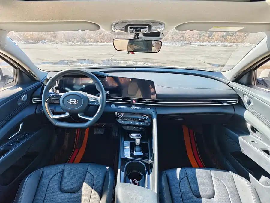 Hyundai Elantra, 2023